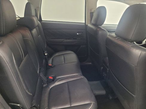 Used 2018 Mitsubishi Outlander GT image 19