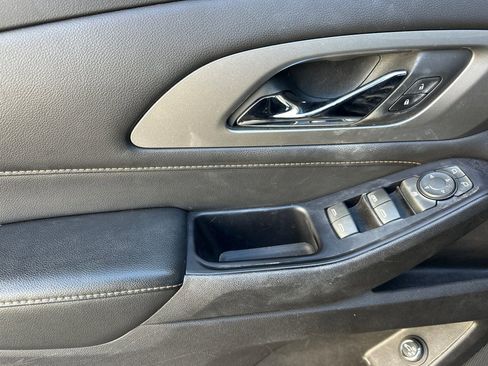 Used 2019 Chevrolet Traverse LT w/ LT Premium Package image 11