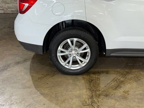 Used 2017 Chevrolet Equinox LT w/ Convenience Package FWD image 6