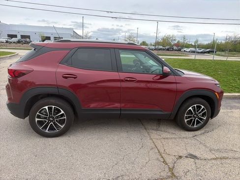 Used 2024 Chevrolet TrailBlazer LT w/ Convenience Package AWD/4WD image 13