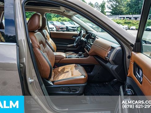 Used 2023 Nissan Pathfinder Platinum w/ Cargo Package FWD image 24