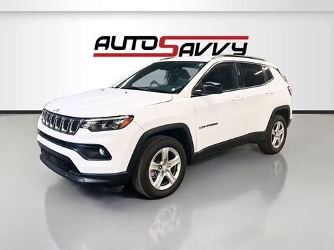 Used 2024 Jeep Compass Latitude w/ Altitude Special Edition image 3