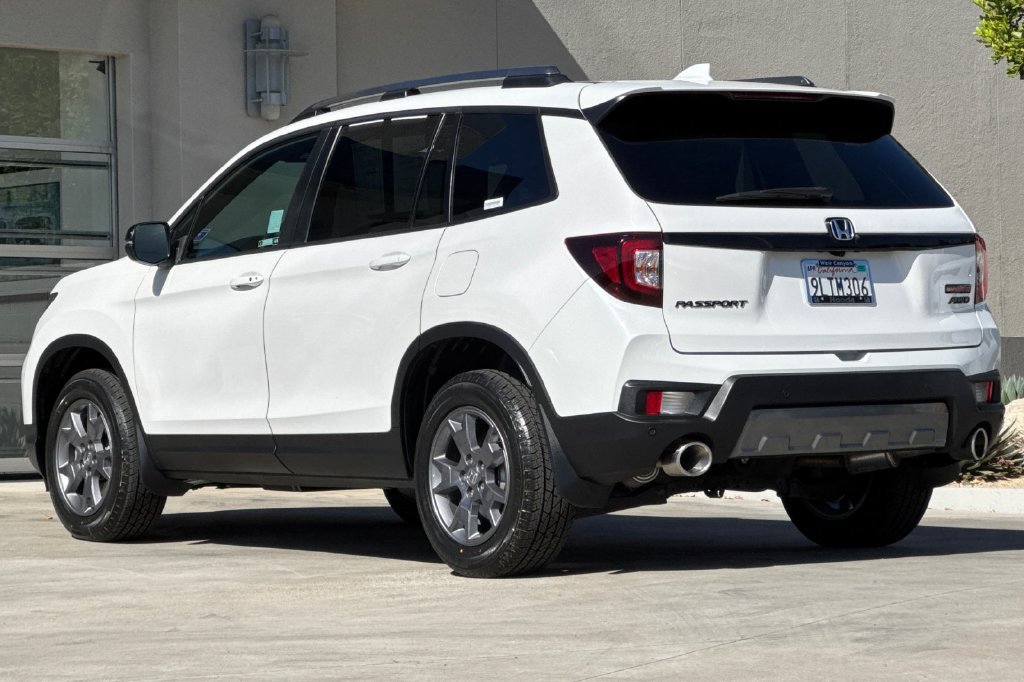 Certified 2024 Honda Passport TrailSport image 8