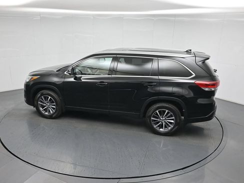 Used 2018 Toyota Highlander XLE AWD/4WD image 45