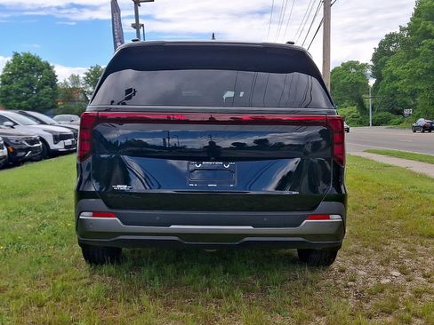 Used 2026 Kia Carnival SX w/ SX Dark Edition Package FWD image 5