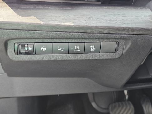 Used 2024 Nissan Ariya AWD image 25