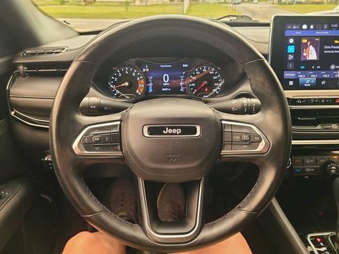 Used 2022 Jeep Compass Latitude w/ Convenience Group AWD/4WD image 27