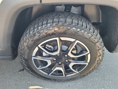 Used 2024 Jeep Compass Trailhawk image 24
