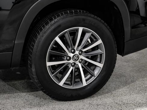 Used 2019 Toyota Highlander XLE FWD image 56