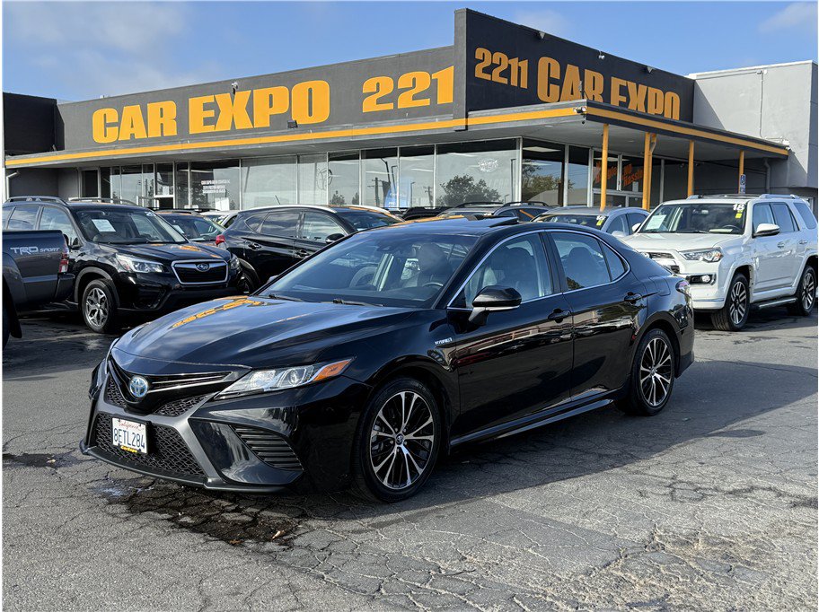 Used 2018 Toyota Camry SE w/ Audio Package FWD image 27