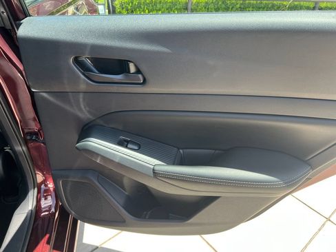 Used 2025 Nissan Altima 2.5 SV FWD image 9