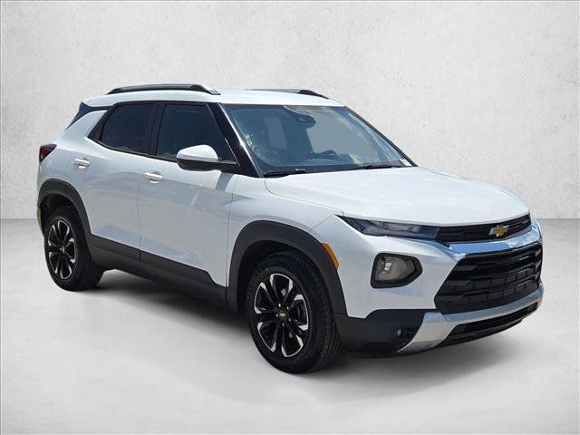 Used 2021 Chevrolet TrailBlazer LT w/ Convenience Package FWD image 3
