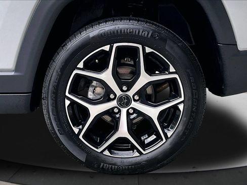 Used 2025 Jeep Compass Limited AWD/4WD image 33