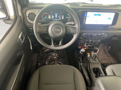 Used 2024 Jeep Wrangler Willys image 21