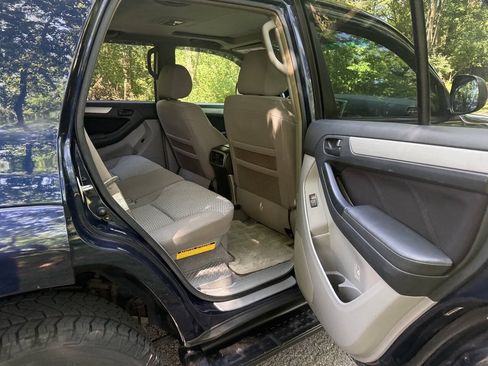 Used 2006 Toyota 4Runner SR5 AWD/4WD image 73