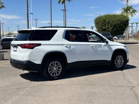 Certified 2023 Chevrolet Traverse LT FWD image 5