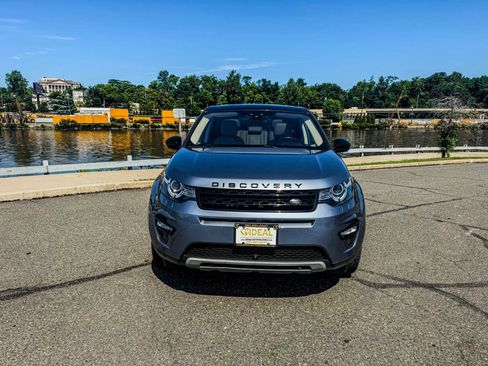 Used 2019 Land Rover Discovery Sport HSE AWD/4WD image 3
