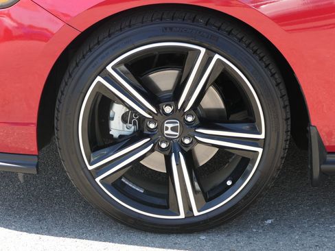 Used 2024 Honda Accord Sport image 9