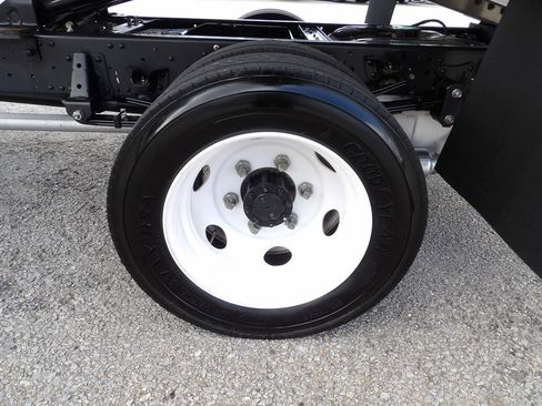 Used 2024 Chevrolet Low Cab Forward RWD image 59