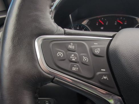 Used 2018 Chevrolet Equinox Premier image 24