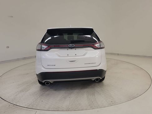 Used 2018 Ford Edge Titanium w/ Equipment Group 302A image 8