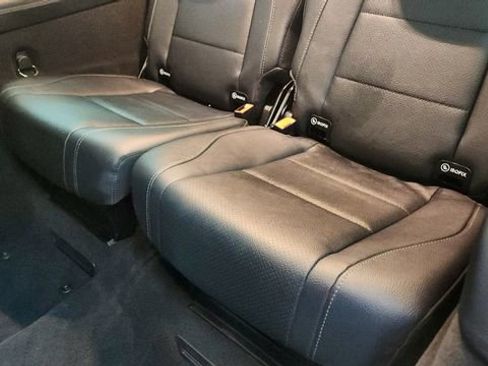 Used 2025 Mercedes-Benz GLS 450 GLS 450 image 32