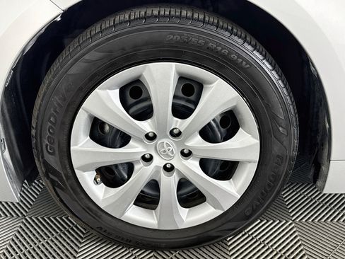 Used 2020 Toyota Corolla LE FWD image 35