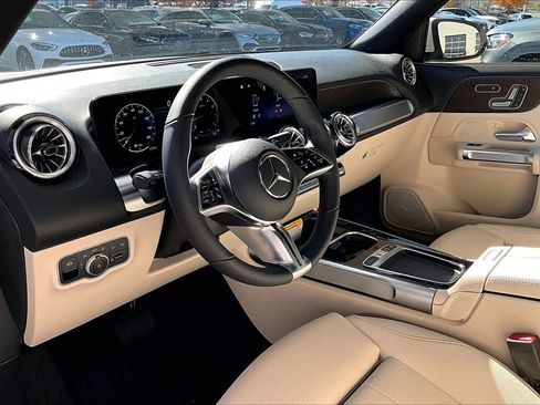 Used 2026 Mercedes-Benz GLB 250 image 10