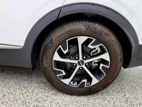 Used 2024 Kia Sportage EX FWD image 9
