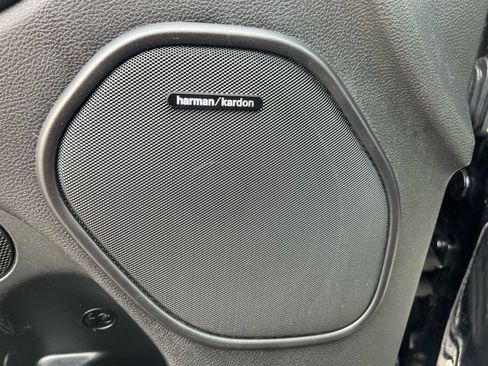 Used 2023 Dodge Durango R/T w/ Hemi Orange Plus Package image 22