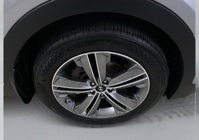 Used 2014 Hyundai Santa Fe GLS AWD/4WD image 17