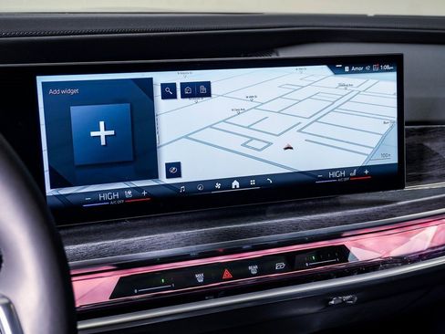 Used 2025 BMW 740i xDrive image 26