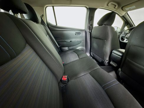 Used 2023 Nissan Leaf S image 26