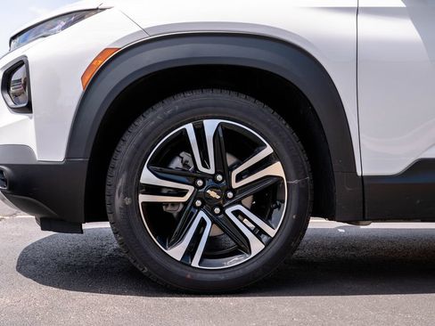Used 2023 Chevrolet TrailBlazer LT FWD image 10