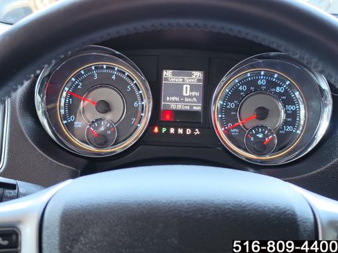 Used 2012 Chrysler Town & Country Touring image 14