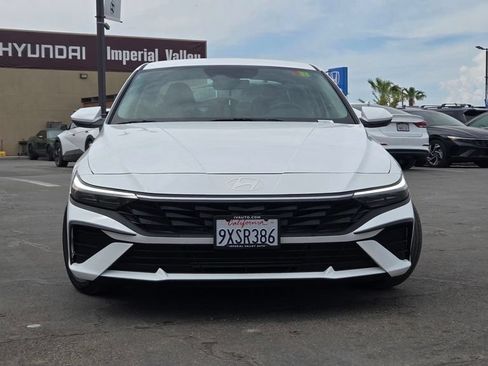 Used 2026 Hyundai Elantra SE w/ Cargo Package FWD image 2