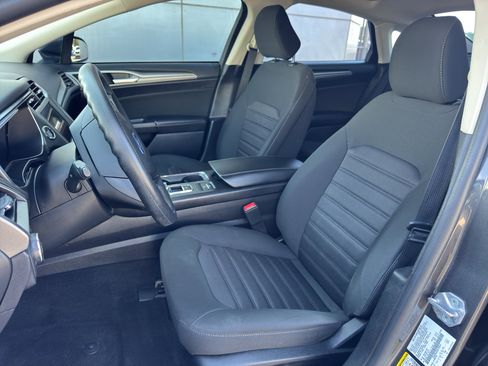 Used 2020 Ford Fusion SE image 8