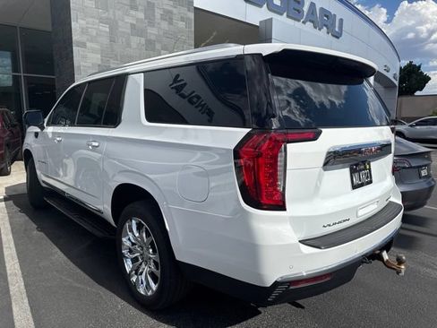 Used 2024 GMC Yukon XL SLT w/ SLT Luxury Package AWD/4WD image 4