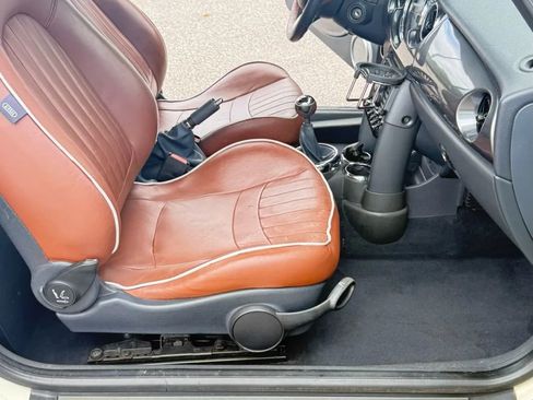 Used 2007 MINI Cooper Convertible image 11