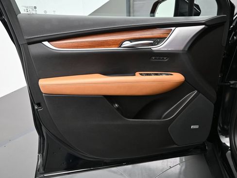 Certified 2023 Cadillac XT5 Premium Luxury AWD/4WD image 9