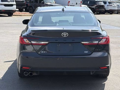 Used 2025 Toyota Camry SE FWD image 12