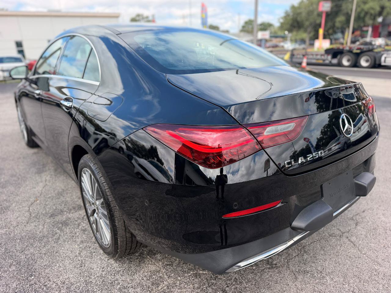 Used 2025 Mercedes-Benz CLA 250 image 10