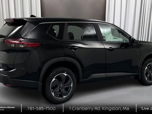 Used 2024 Nissan Rogue SV image 5