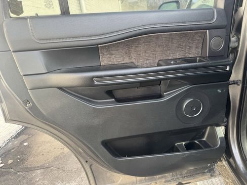 Used 2021 Ford Expedition Limited image 17