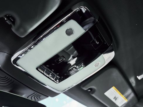 Used 2023 Rolls-Royce Cullinan image 79