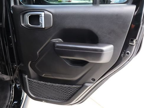 Used 2024 Jeep Wrangler Unlimited Rubicon 4xe AWD/4WD image 27