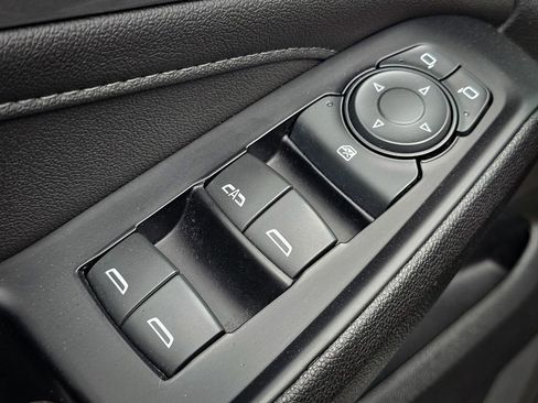 Used 2023 Chevrolet Traverse LT AWD/4WD image 10
