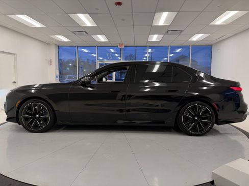 Used 2023 BMW 760i xDrive image 78