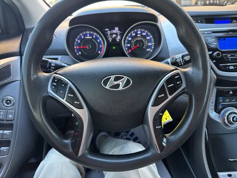 Used 2013 Hyundai Elantra GLS w/ Preferred Pkg image 18