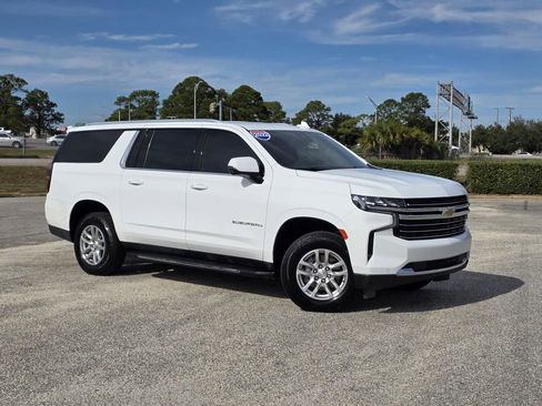 Used 2023 Chevrolet Suburban LT w/ Luxury Package image 1